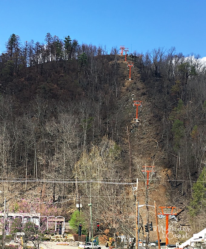 Gatlinburg Sky Lift Under Construction after Chimney Tops 2 fire. Vacationing in Smokies after the fire. | Meander & Coast